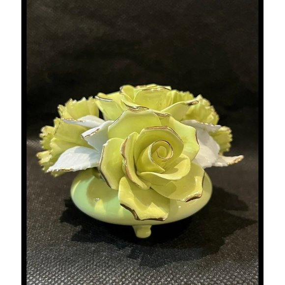 Royal Adderley England Floral Bone China Mini Flower Figurine Porcelain Bouquet - Picture 4 of 7